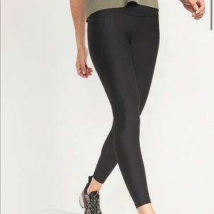 Old Navy High Waisted 7/8 ankle powersoft black leggings with side pockets